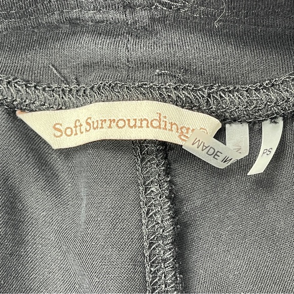 SOFT SURROUNDINGS Metro studded black ankle pants, size S Petite - Picture 3 of 11